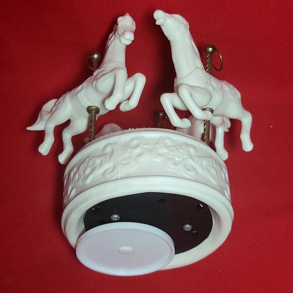 Vintage Musical Box Three Horse Carousel Bisque Porcelain - Picture 5 of 11
